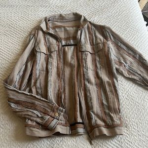 Collared light jacket